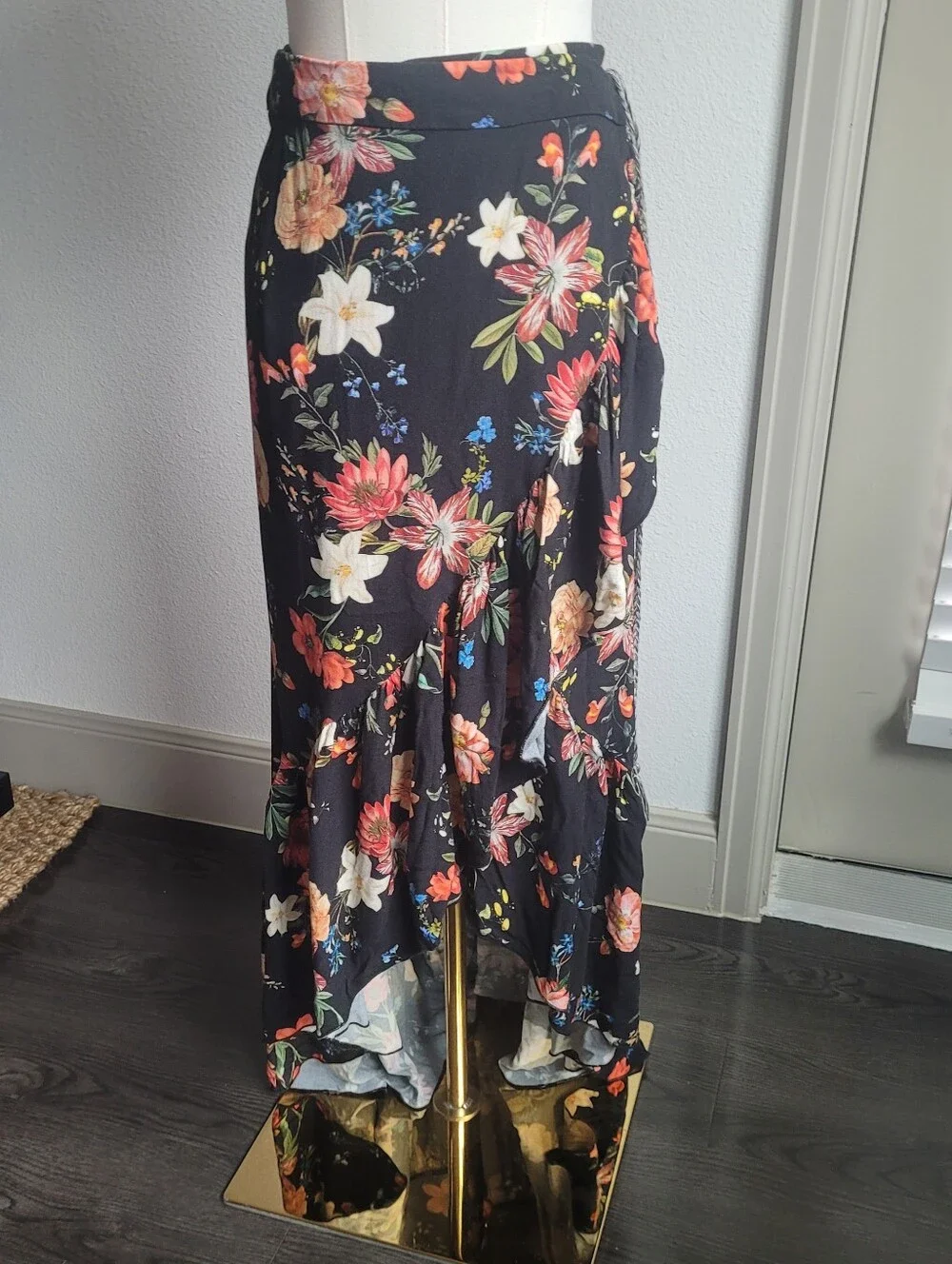 FARM Rio Black Tropical Floral Ruffle High-Low Wrap Skirt Tassels Medium M Boho - Picture 1 of 8